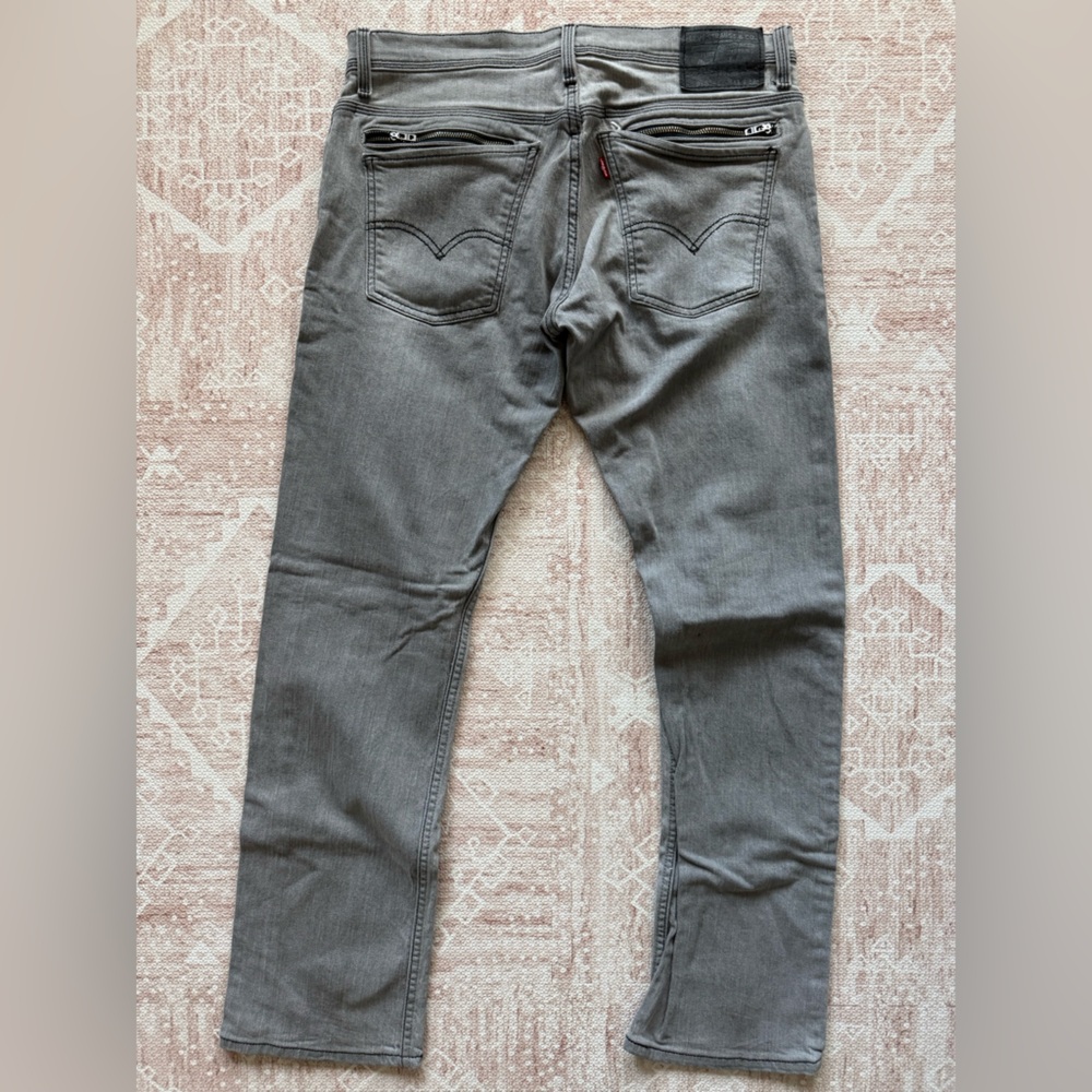 Levi’s Grey Back Zippered Pocket Jeans